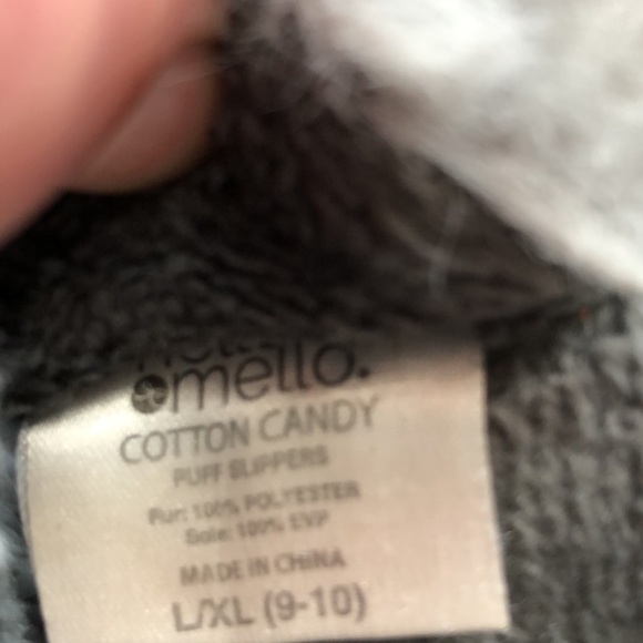 Women’s size 9/10 gray Hello Mello Comfy Indoor Outdoor Super Plush Slippers - Picture 3 of 5